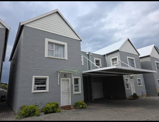 3 BEDROOM TOWNHOUSE FOR SALE IN FERNDALE